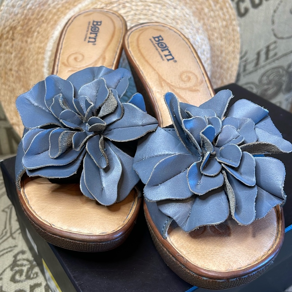 BORN Wedge Sandals Size 9